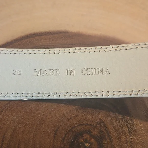 PGA TOUR Mens White Leather Silver Buckle Perforated Adjustable Golf Belt Sz 36 - Picture 9 of 10